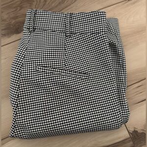 Veronica Beard Hibiscus Pintuck Pants in Houndstooth